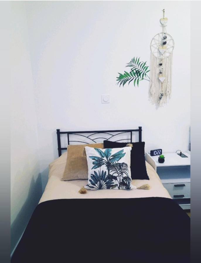 Appartement Le Moderne Ideal Pour Couples Et Professionnels Ornans Exterior photo